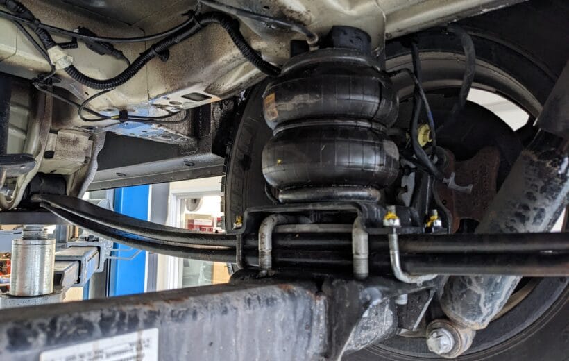 Motorhome rear air suspension